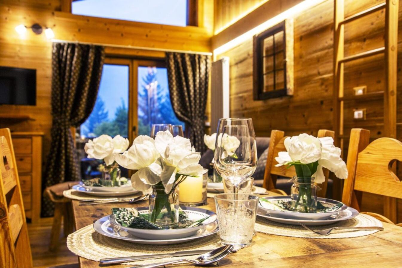 Bijoux Des Alpes - Mont Blanc Village La Salle Rom bilde